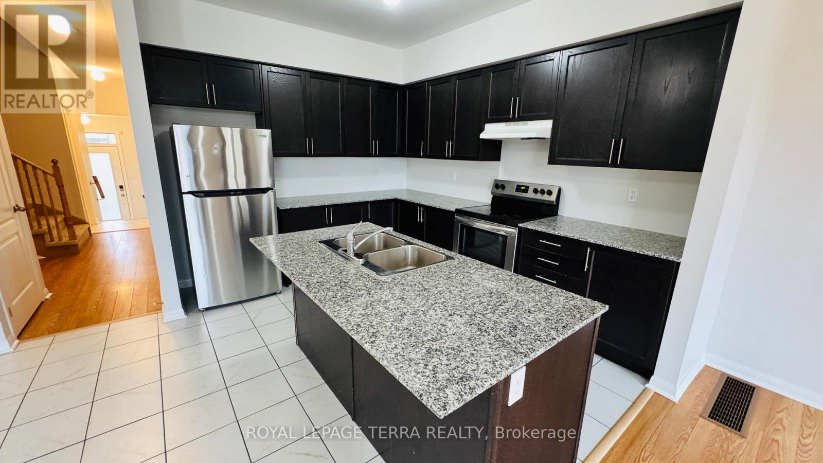 2590 Winter Words Drive, Oshawa, Ontario  L1L 0S9 - Photo 13 - E13001086