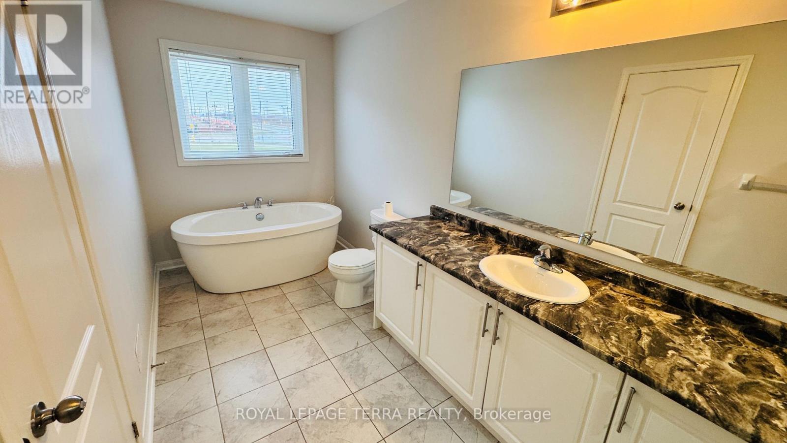 2590 Winter Words Drive, Oshawa, Ontario  L1L 0S9 - Photo 20 - E13001086