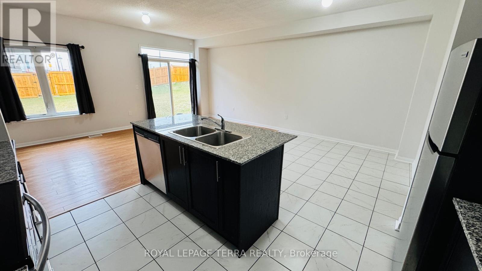 2590 Winter Words Drive, Oshawa, Ontario  L1L 0S9 - Photo 9 - E13001086