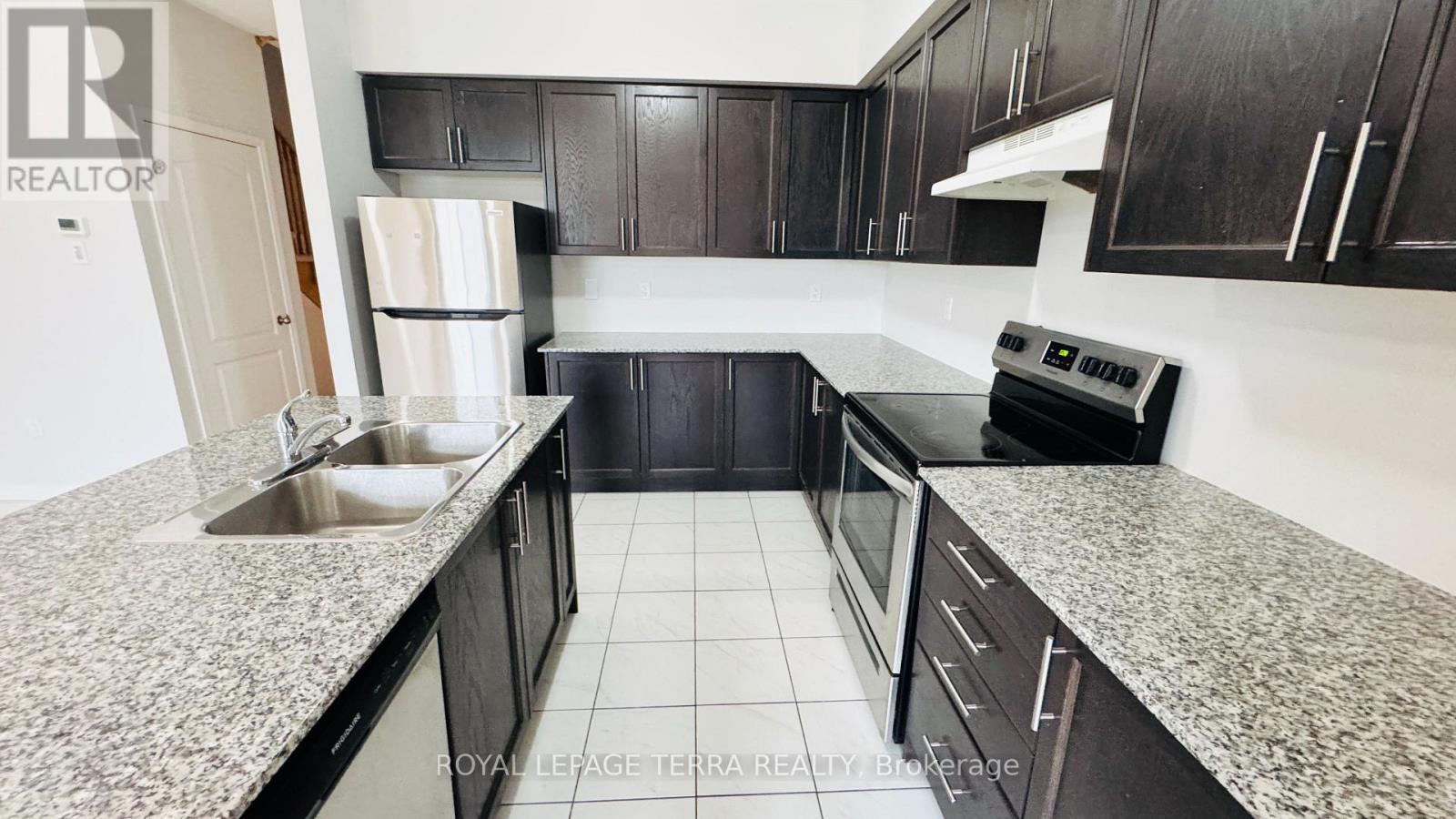 2590 Winter Words Drive, Oshawa, Ontario  L1L 0S9 - Photo 12 - E13001086