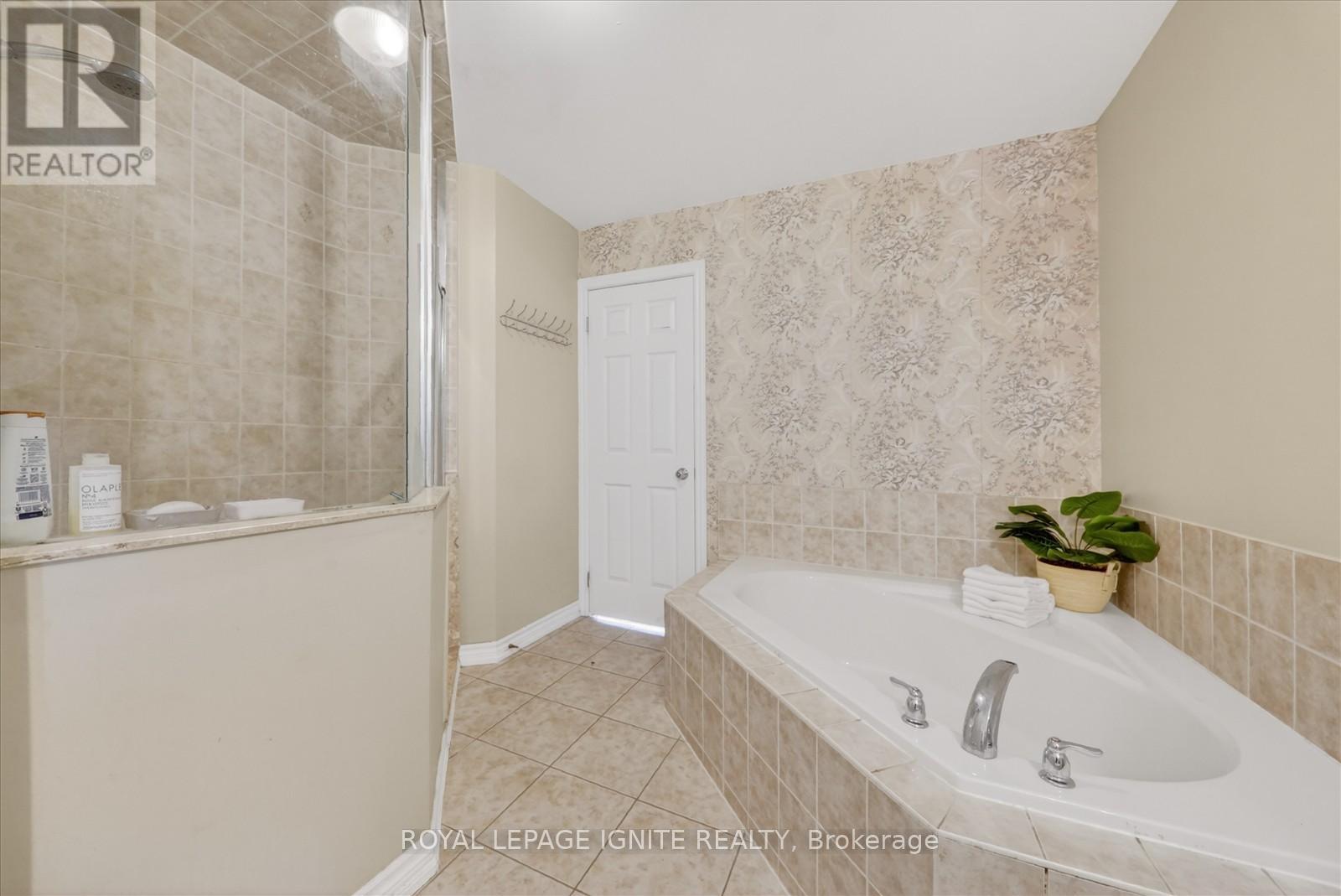 27 - 571 Longworth Avenue, Clarington, Ontario  L1C 0H3 - Photo 26 - E13001116