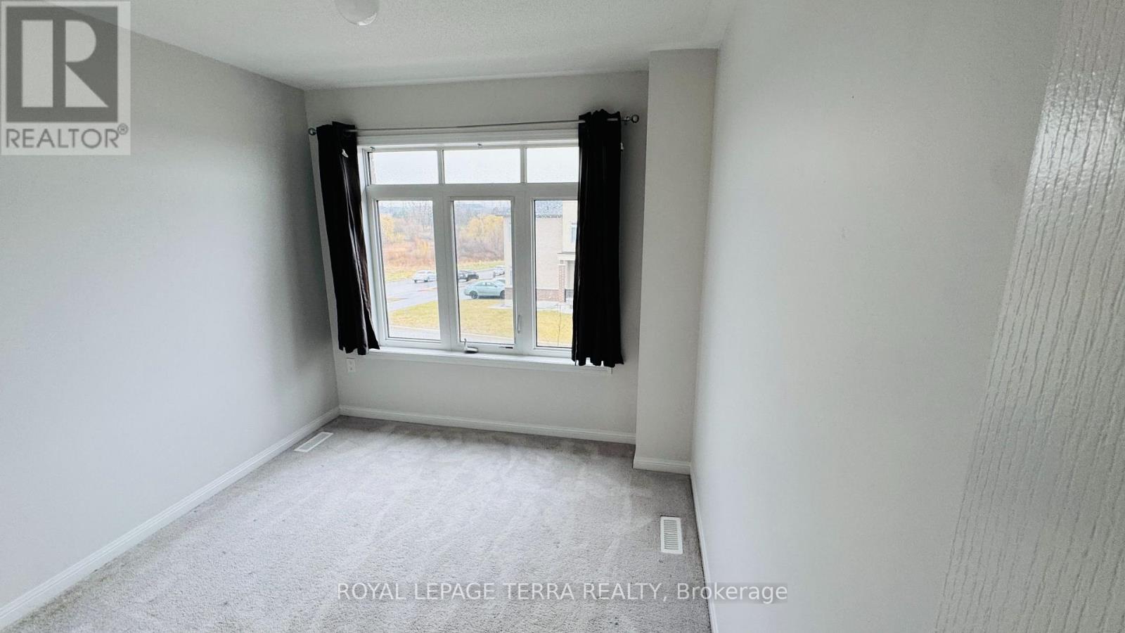 2590 Winter Words Drive, Oshawa, Ontario  L1L 0S9 - Photo 23 - E13001086