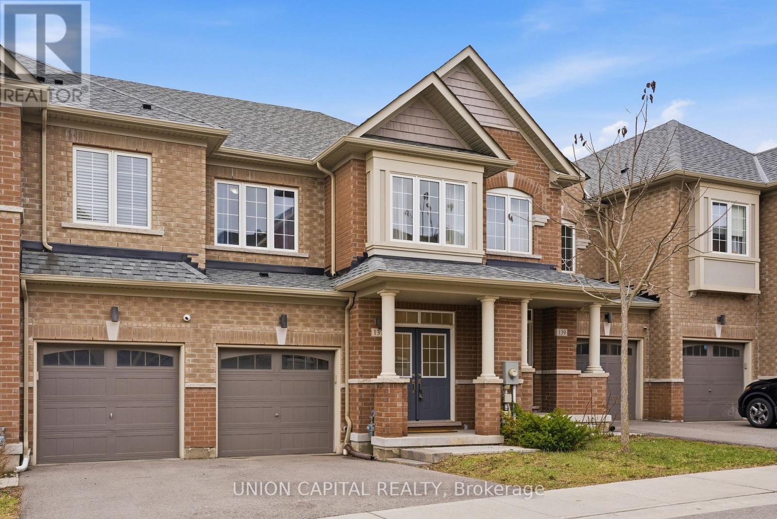 137 Knott End Crescent, Newmarket, Ontario  L3Y 0E3 - Photo 2 - N13000896