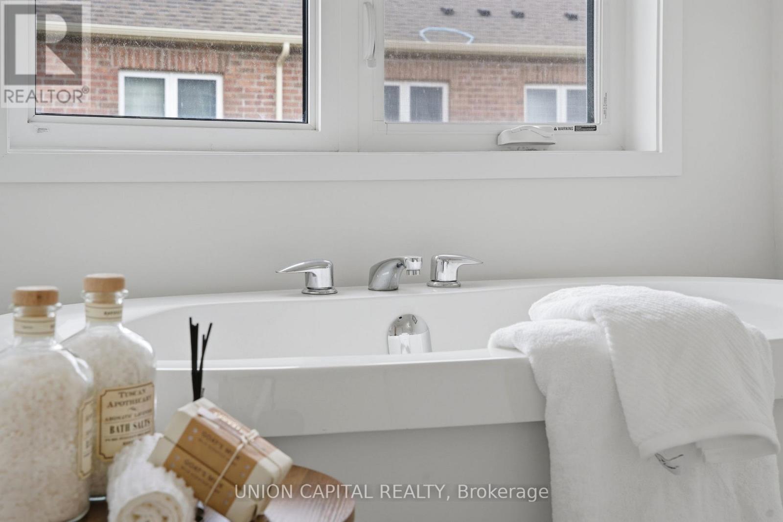 137 Knott End Crescent, Newmarket, Ontario  L3Y 0E3 - Photo 30 - N13000896