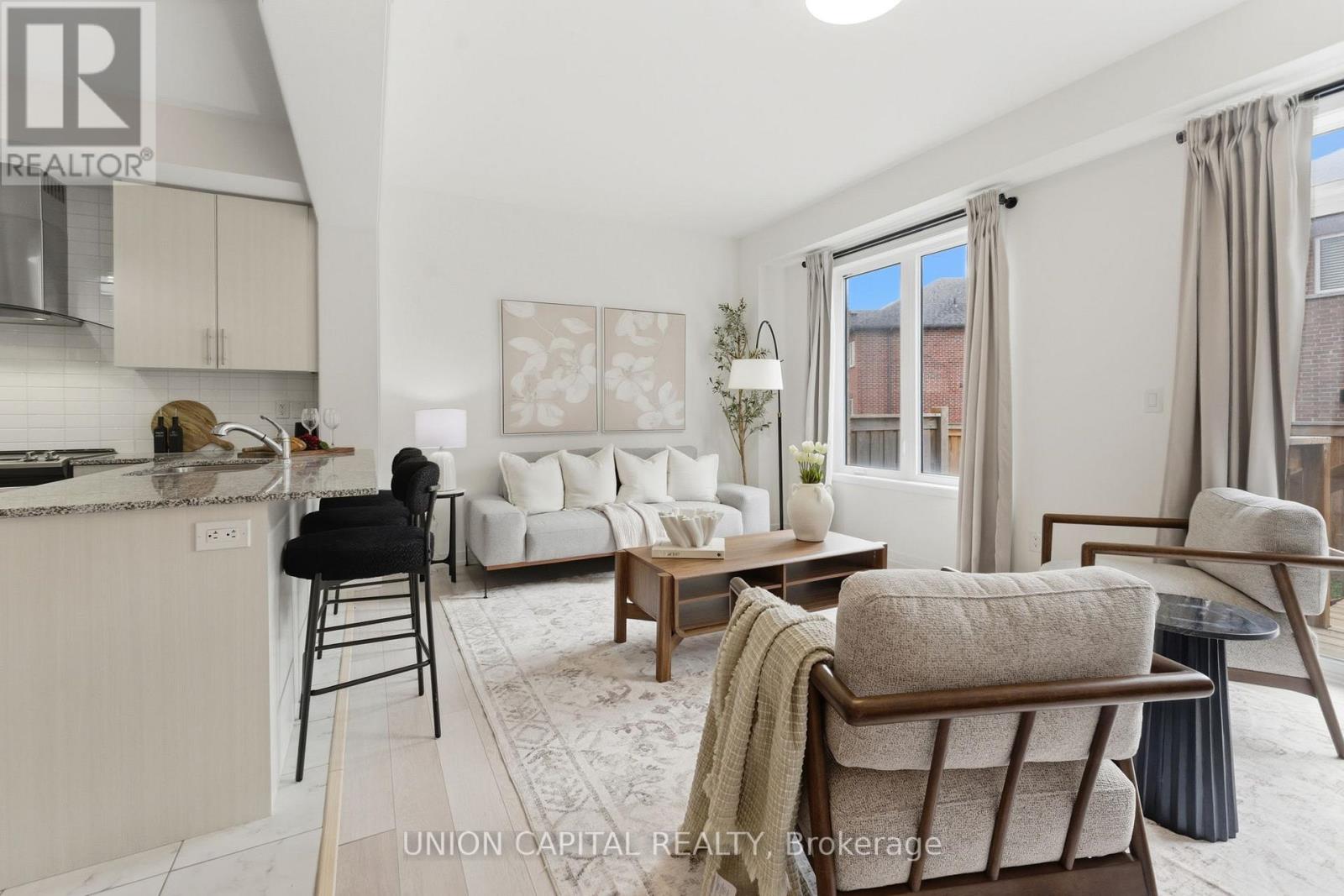 137 Knott End Crescent, Newmarket, Ontario  L3Y 0E3 - Photo 5 - N13000896