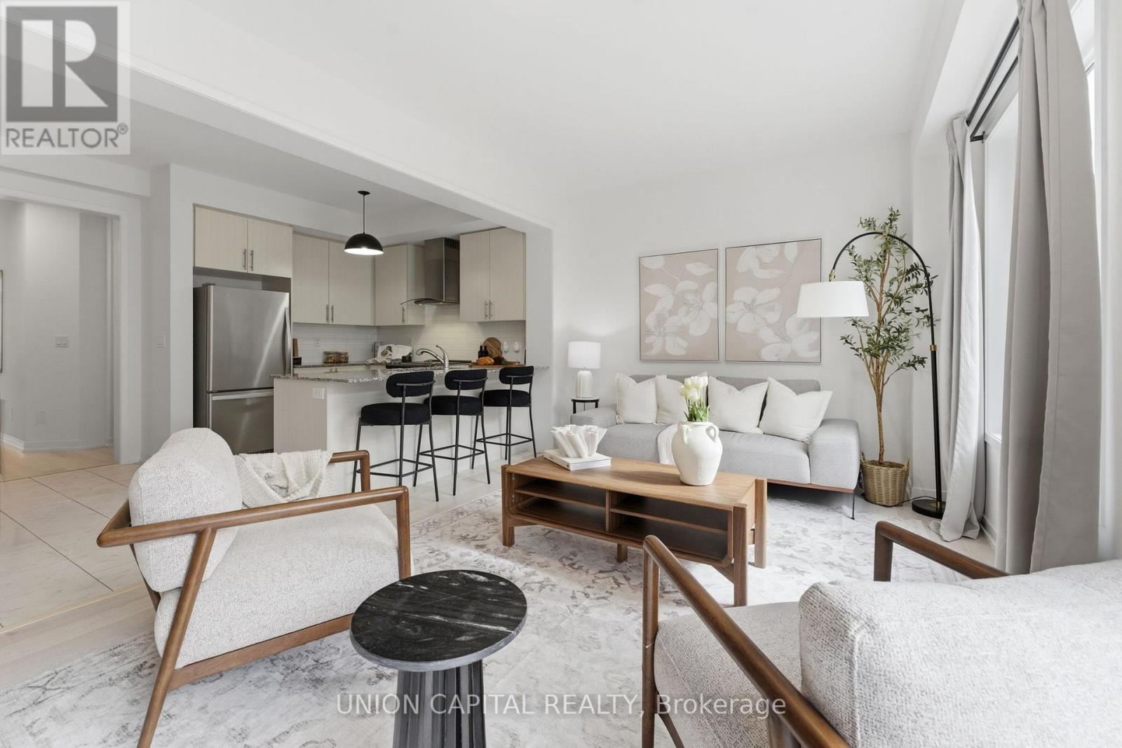 137 Knott End Crescent, Newmarket, Ontario  L3Y 0E3 - Photo 6 - N13000896