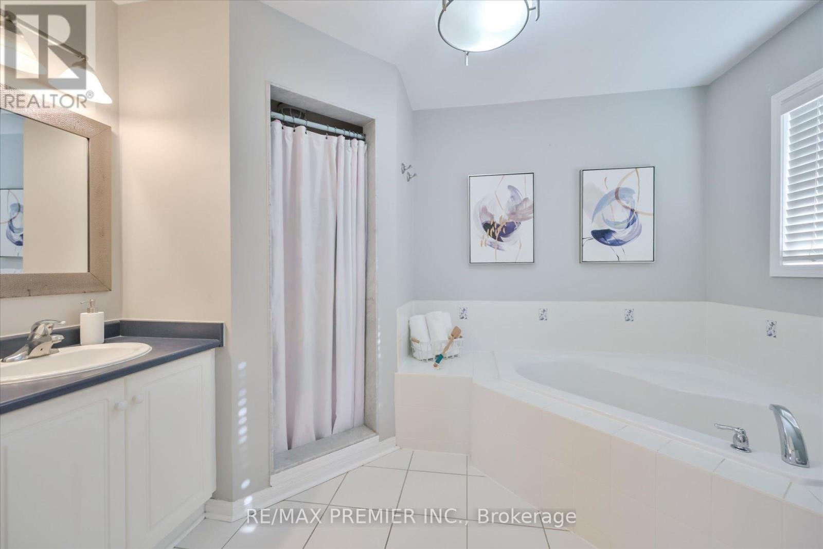 7 Stonemount Crescent, Essa, Ontario  L3W 0C4 - Photo 25 - N13000968