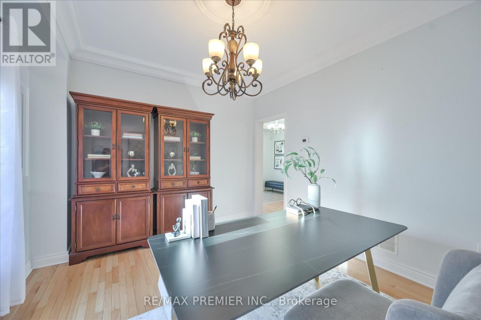 7 Stonemount Crescent, Essa, Ontario  L3W 0C4 - Photo 9 - N13000968