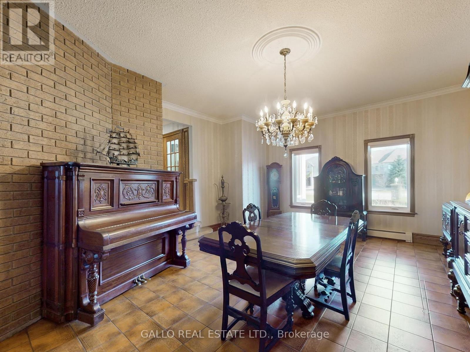 106 Duncan Road, Richmond Hill, Ontario  L4C 6J7 - Photo 9 - N13001264