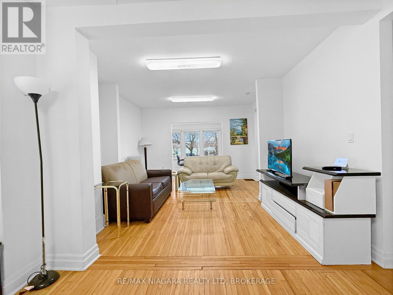 177 Niagara Boulevard, Fort Erie, Ontario  L2A 3G7 - Photo 3 - X12838858