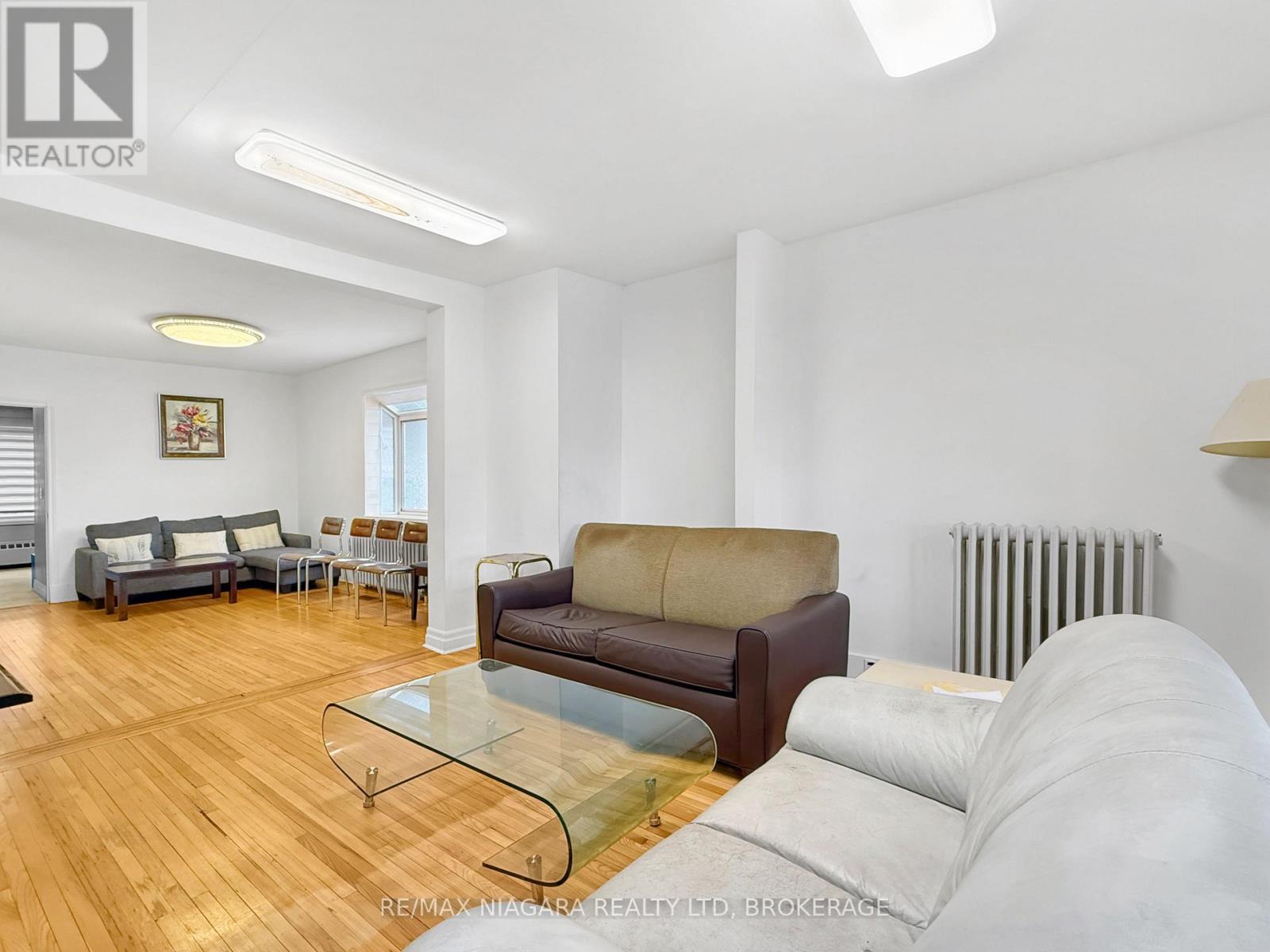 177 Niagara Boulevard, Fort Erie, Ontario  L2A 3G7 - Photo 2 - X12838858