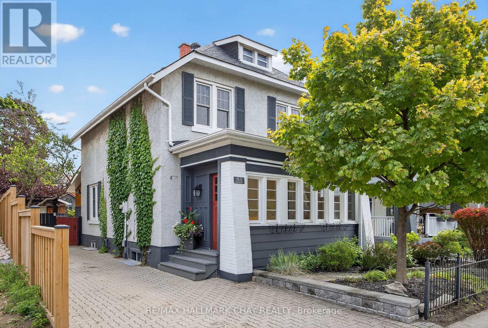 53 Eccles Street N, Barrie (Queen's Park), Ontario  L4N 1Y3 - Photo 1 - S13000994