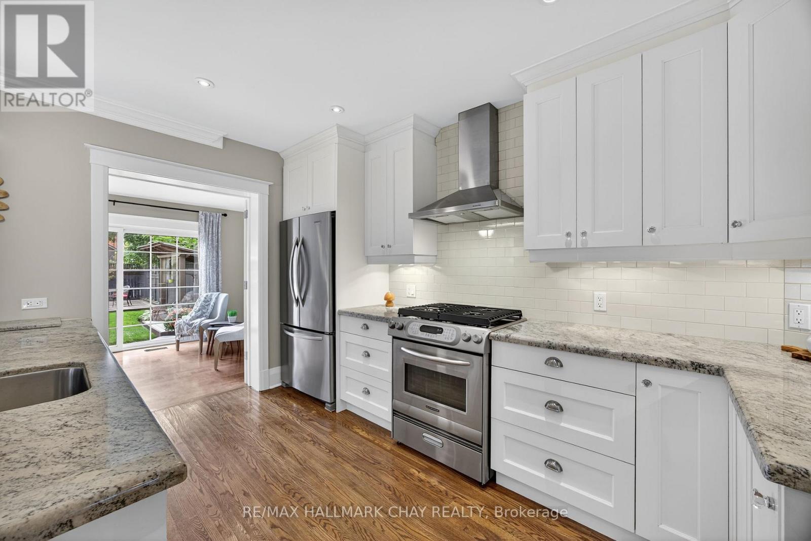 53 Eccles Street N, Barrie (Queen's Park), Ontario  L4N 1Y3 - Photo 11 - S13000994