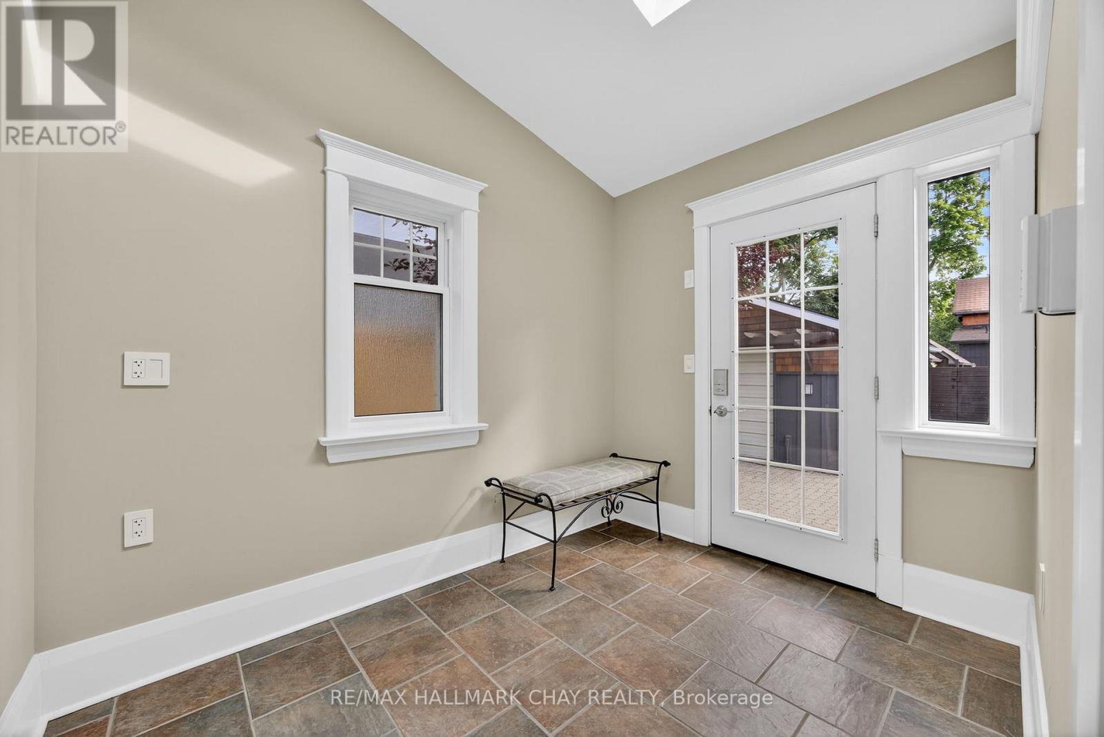 53 Eccles Street N, Barrie (Queen's Park), Ontario  L4N 1Y3 - Photo 19 - S13000994