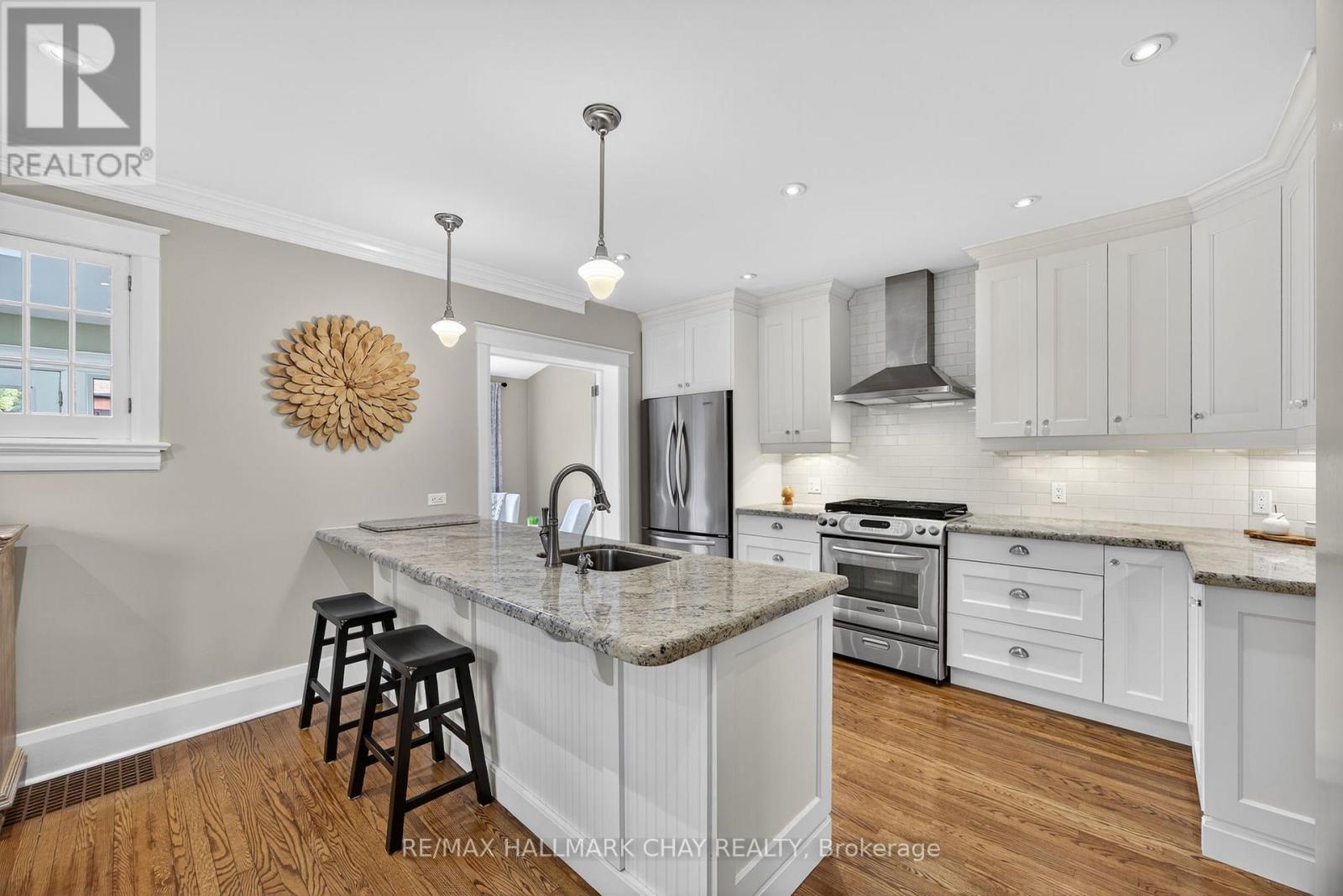 53 Eccles Street N, Barrie (Queen's Park), Ontario  L4N 1Y3 - Photo 7 - S13000994