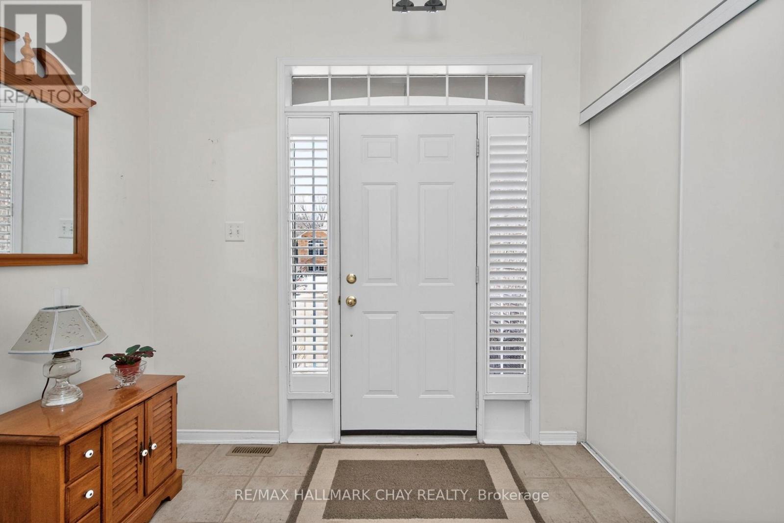 4 Bay Court, Wasaga Beach, Ontario  L9Z 1P7 - Photo 3 - S13001016