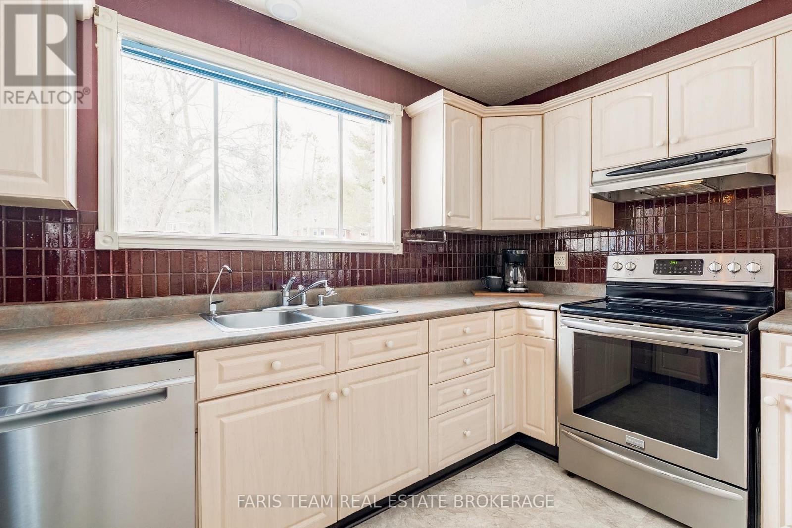 21 Pooles Road, Springwater, Ontario  L9X 0P5 - Photo 5 - S13001168