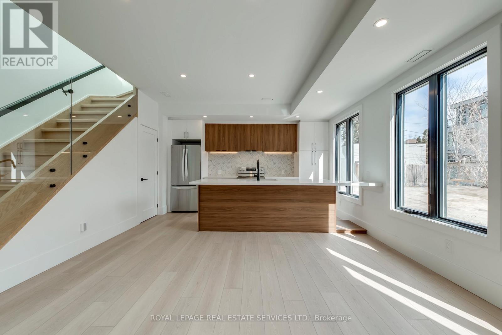 561 Durie Street, Toronto, Ontario  M6S 3H2 - Photo 44 - W12966818