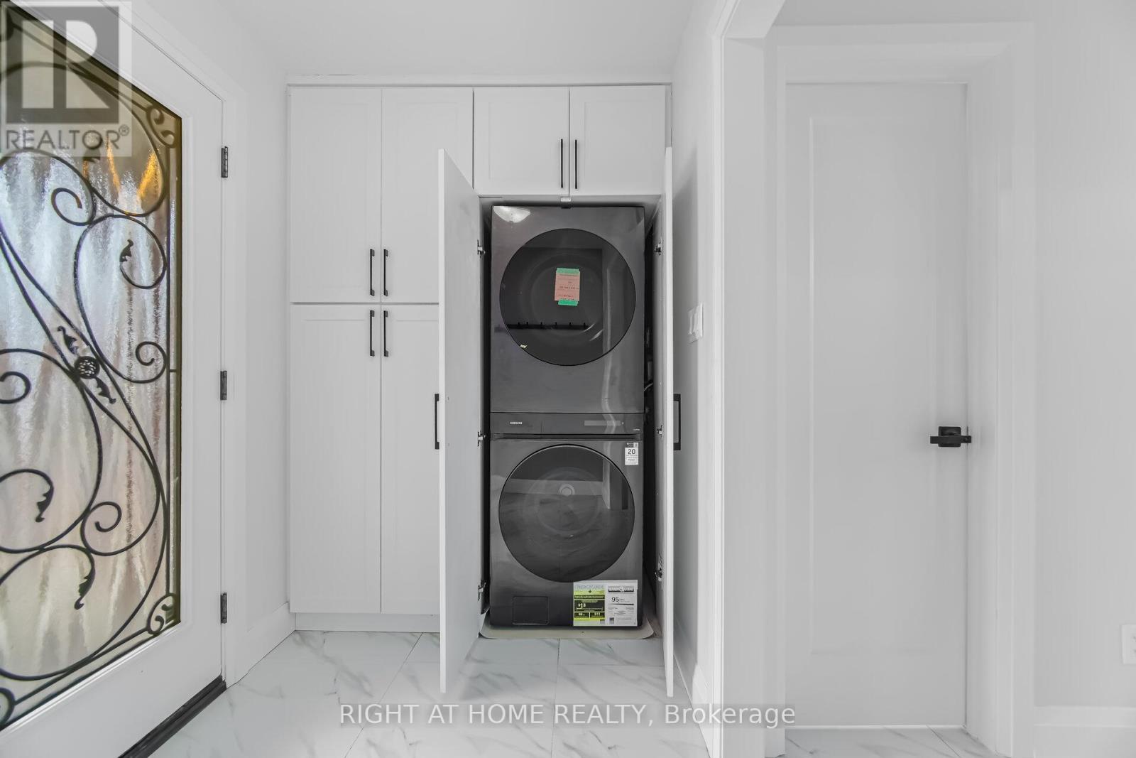 20 Pepperwood Place, Brampton, Ontario  L6S 3R9 - Photo 6 - W12999152