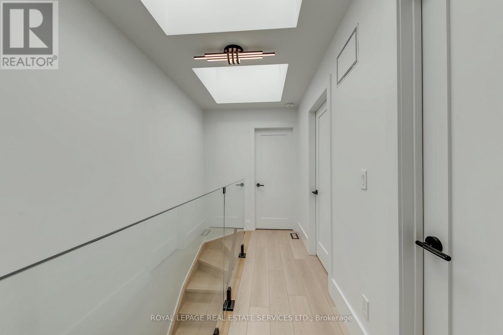 561 Durie Street, Toronto, Ontario  M6S 3H2 - Photo 47 - W12966818