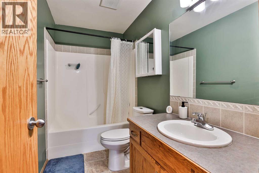 38 St James Crescent N, Lethbridge, Alberta  T1H 6M5 - Photo 21 - A2301644