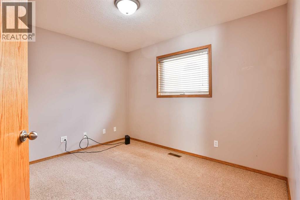 38 St James Crescent N, Lethbridge, Alberta  T1H 6M5 - Photo 10 - A2301644