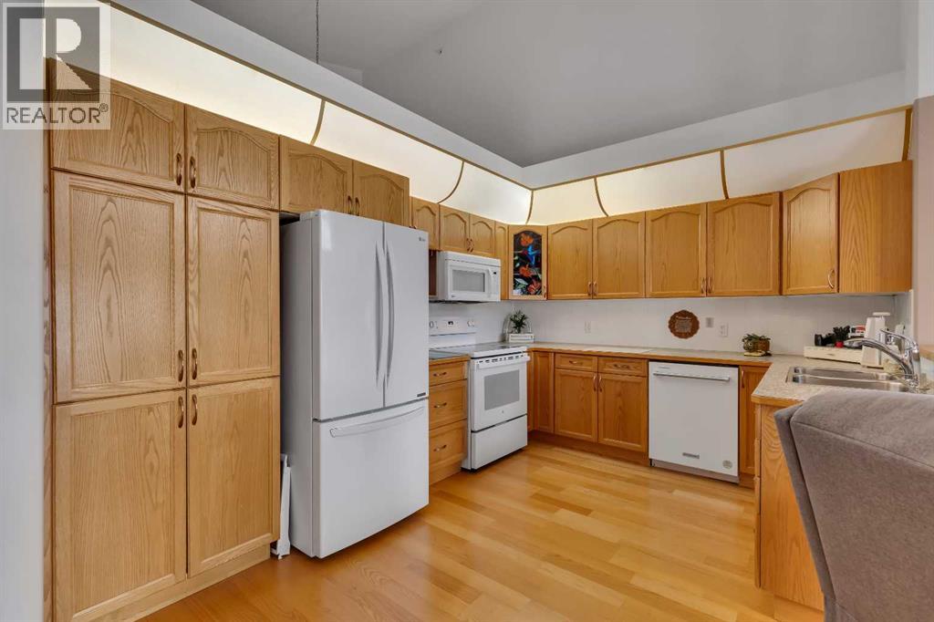 303, 728 Country Hills Road NW, Calgary, Alberta  T3K 5K8 - Photo 12 - A2301147