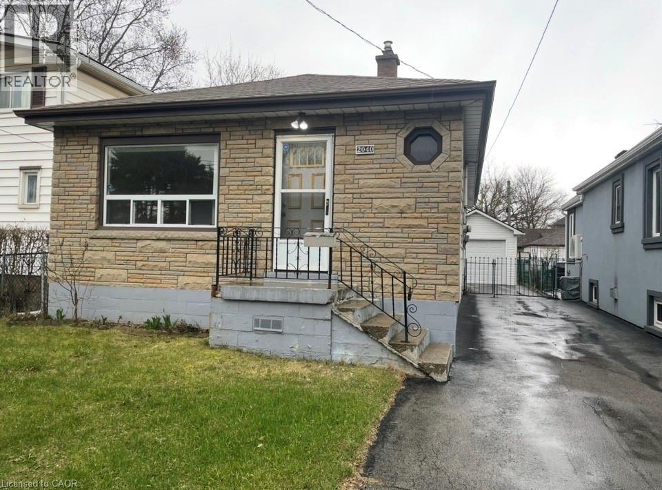 2040 Barton Street, Hamilton, Ontario  L8H 2Z2 - Photo 2 - 40816649