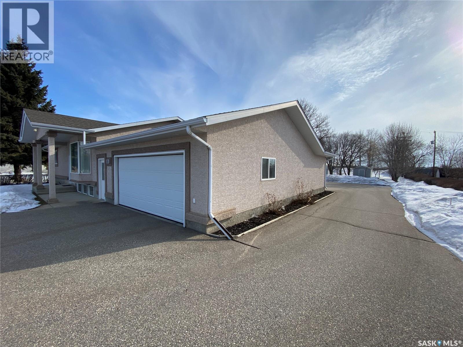 31 Rae Avenue, Yorkton, Saskatchewan  S3N 3G3 - Photo 2 - SK032681