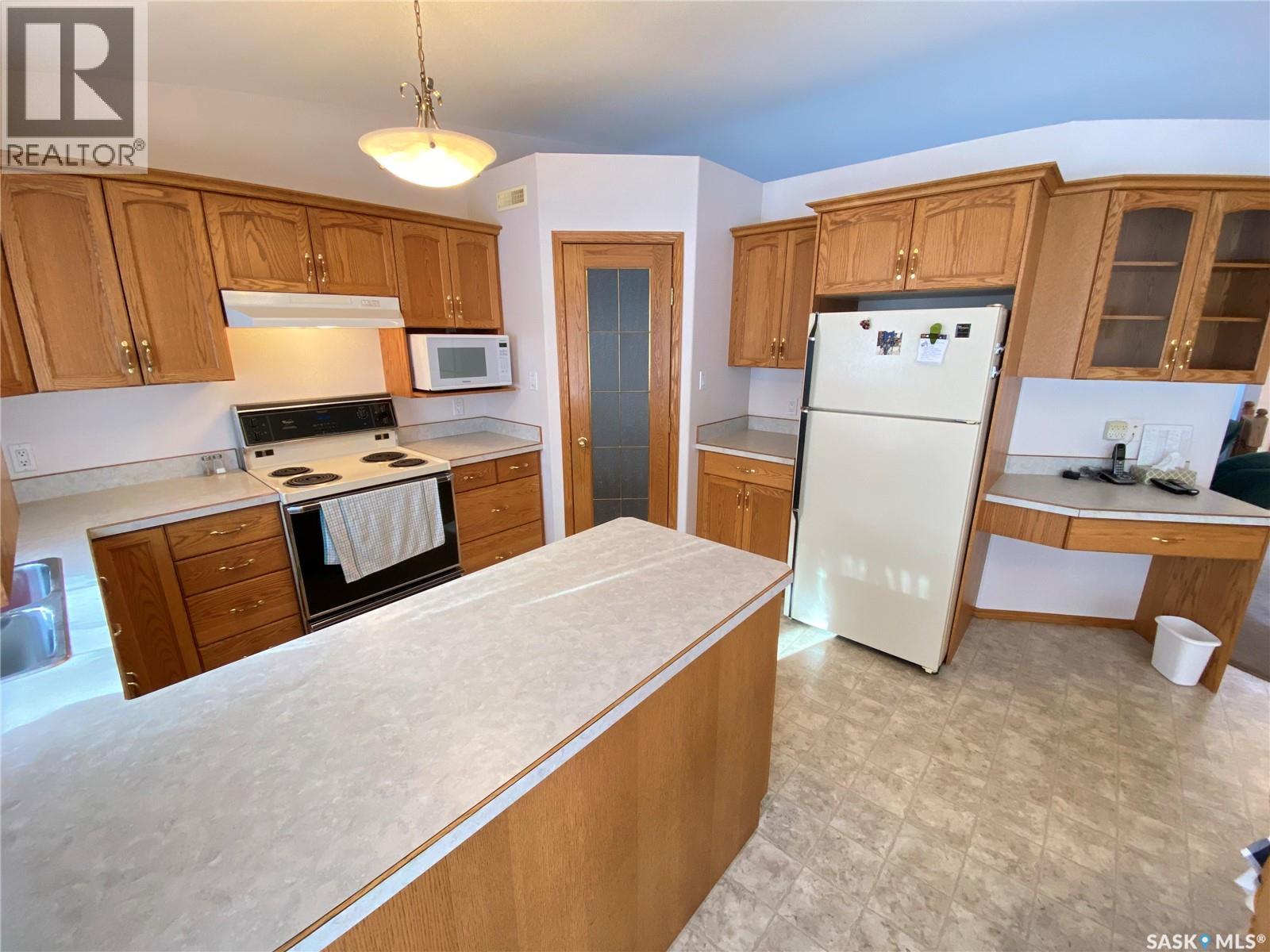 31 Rae Avenue, Yorkton, Saskatchewan  S3N 3G3 - Photo 7 - SK032681