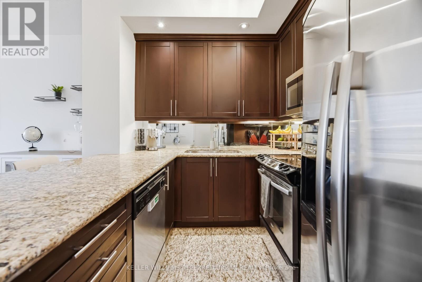 522 - 628 Fleet Street, Toronto, Ontario  M5V 1A8 - Photo 2 - C12915338