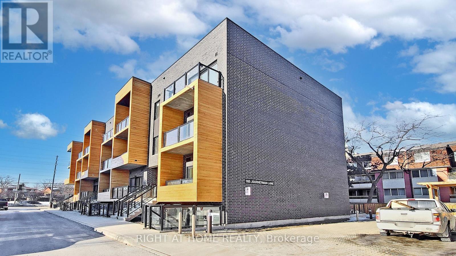 112 - 1165 Journeyman Lane W, Mississauga, Ontario  L5J 0B6 - Photo 3 - W12996242