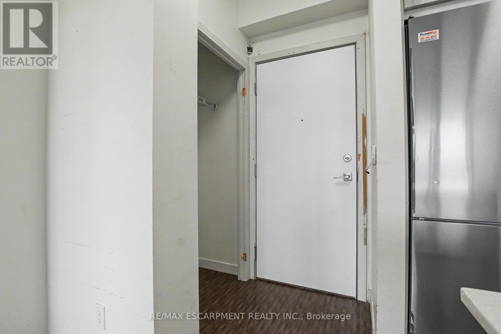 703 - 2081 Fairview Street, Burlington, Ontario  L7R 0E4 - Photo 5 - W12997252