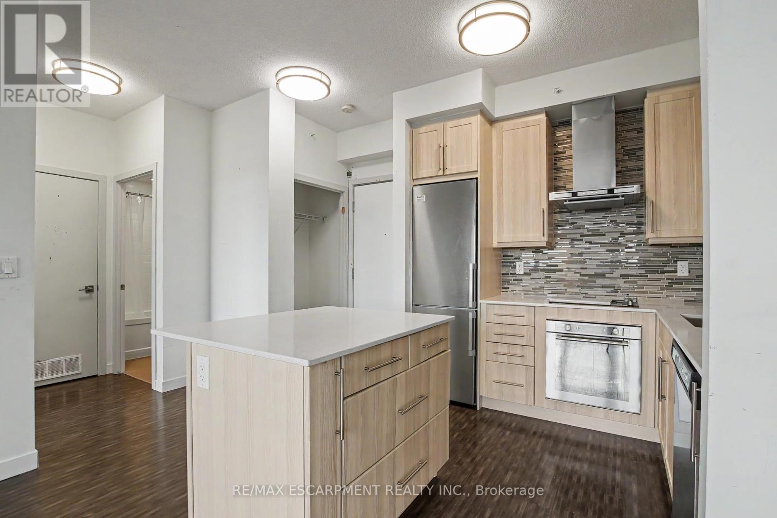 703 - 2081 Fairview Street, Burlington, Ontario  L7R 0E4 - Photo 8 - W12997252