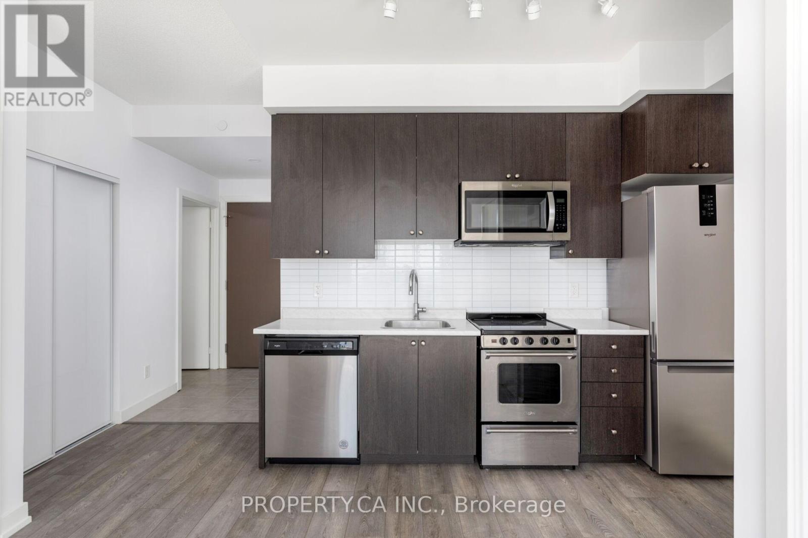 1102 - 10 Wilby Crescent, Toronto, Ontario  M9N 0B6 - Photo 5 - W13000882