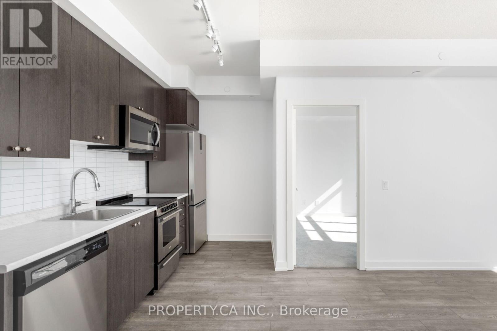 1102 - 10 Wilby Crescent, Toronto, Ontario  M9N 0B6 - Photo 8 - W13000882