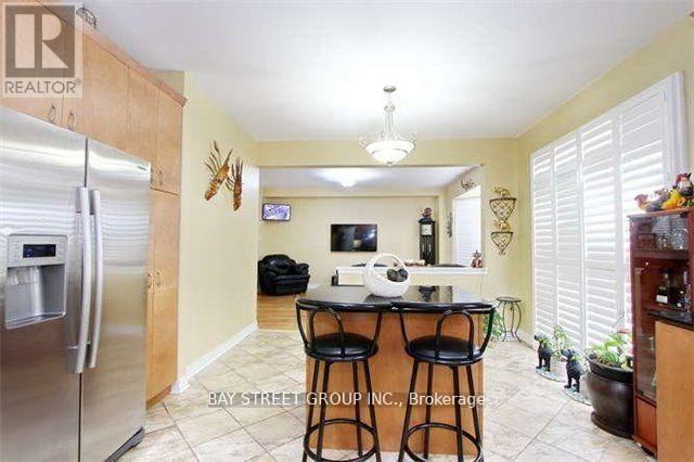 6 Everingham Circle, Brampton, Ontario  L6R 0R6 - Photo 12 - W13000932