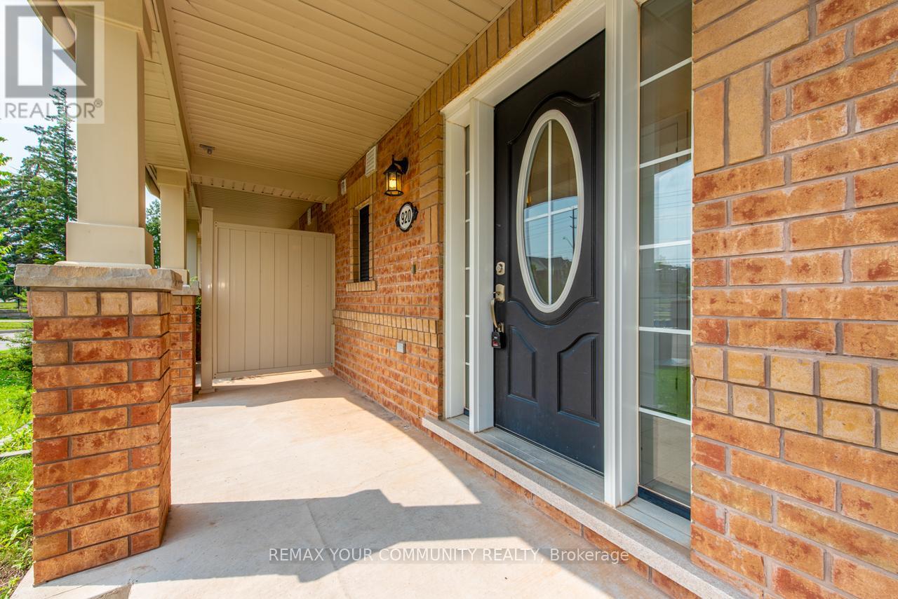 920 Brassard Circle, Milton, Ontario  L9T 8E3 - Photo 3 - W13000948