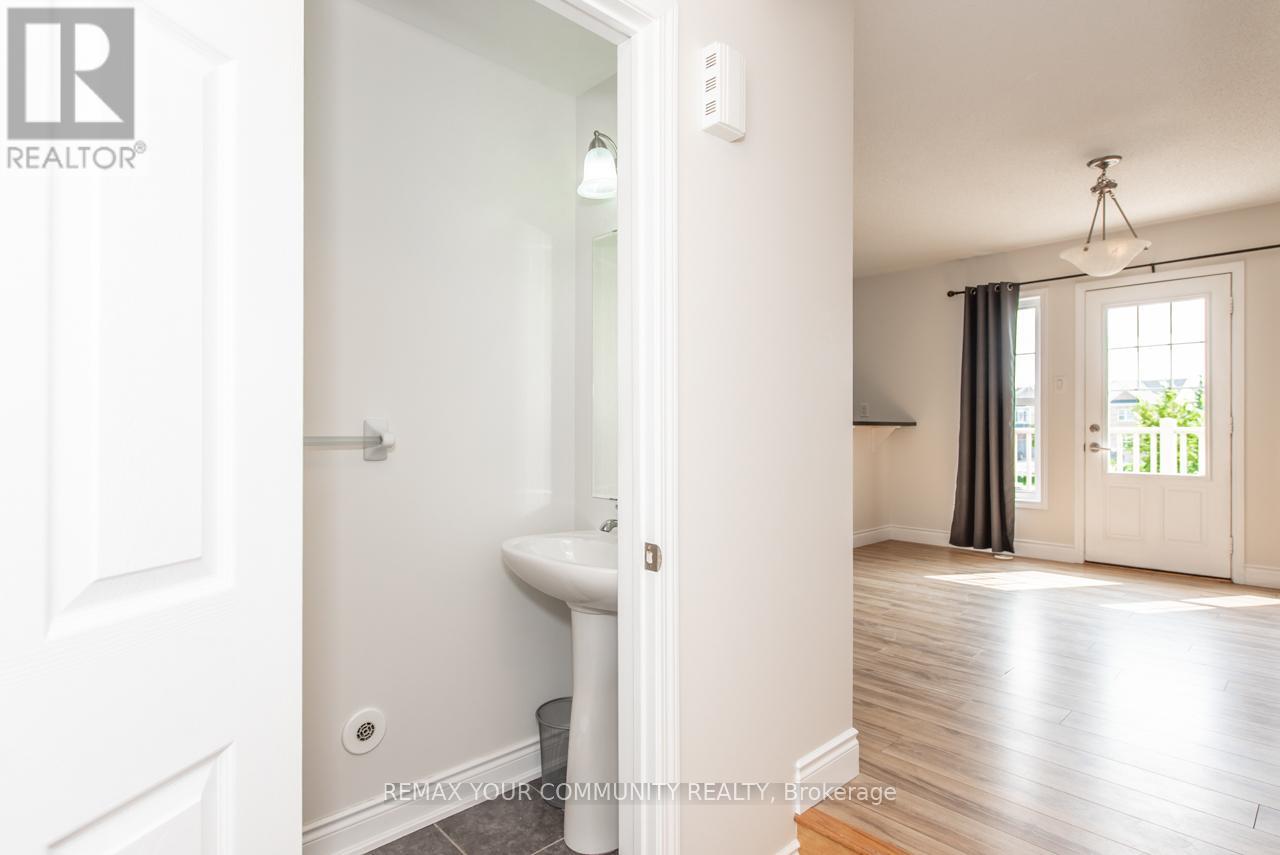 920 Brassard Circle, Milton, Ontario  L9T 8E3 - Photo 6 - W13000948