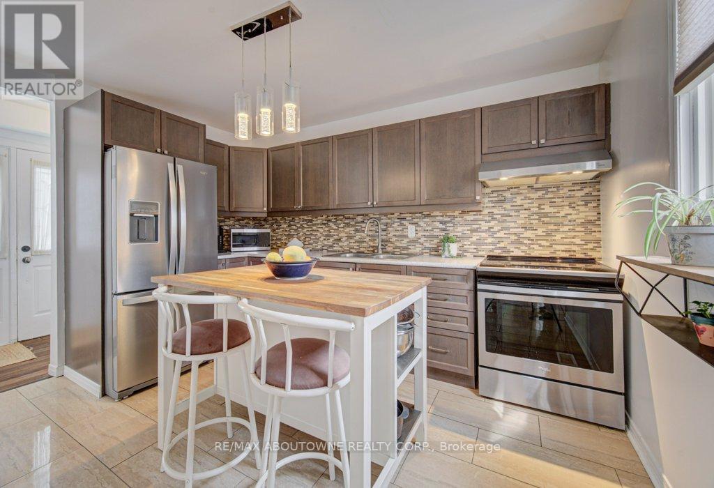 85 Huntingwood Crescent, Brampton, Ontario  L6S 1S5 - Photo 3 - W13000970