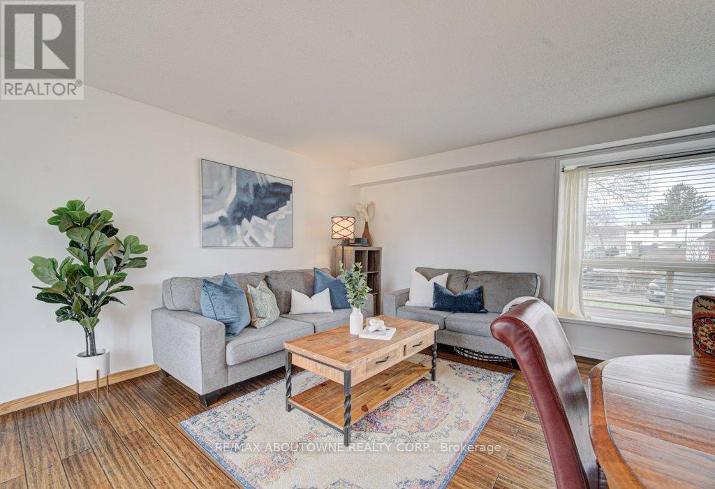 85 Huntingwood Crescent, Brampton, Ontario  L6S 1S5 - Photo 7 - W13000970