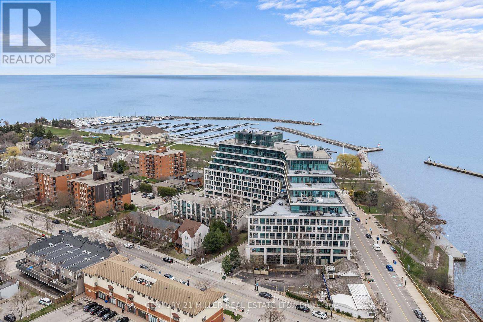 702 - 11 Bronte Road, Oakville, Ontario  L6L 0E1 - Photo 3 - W13000988