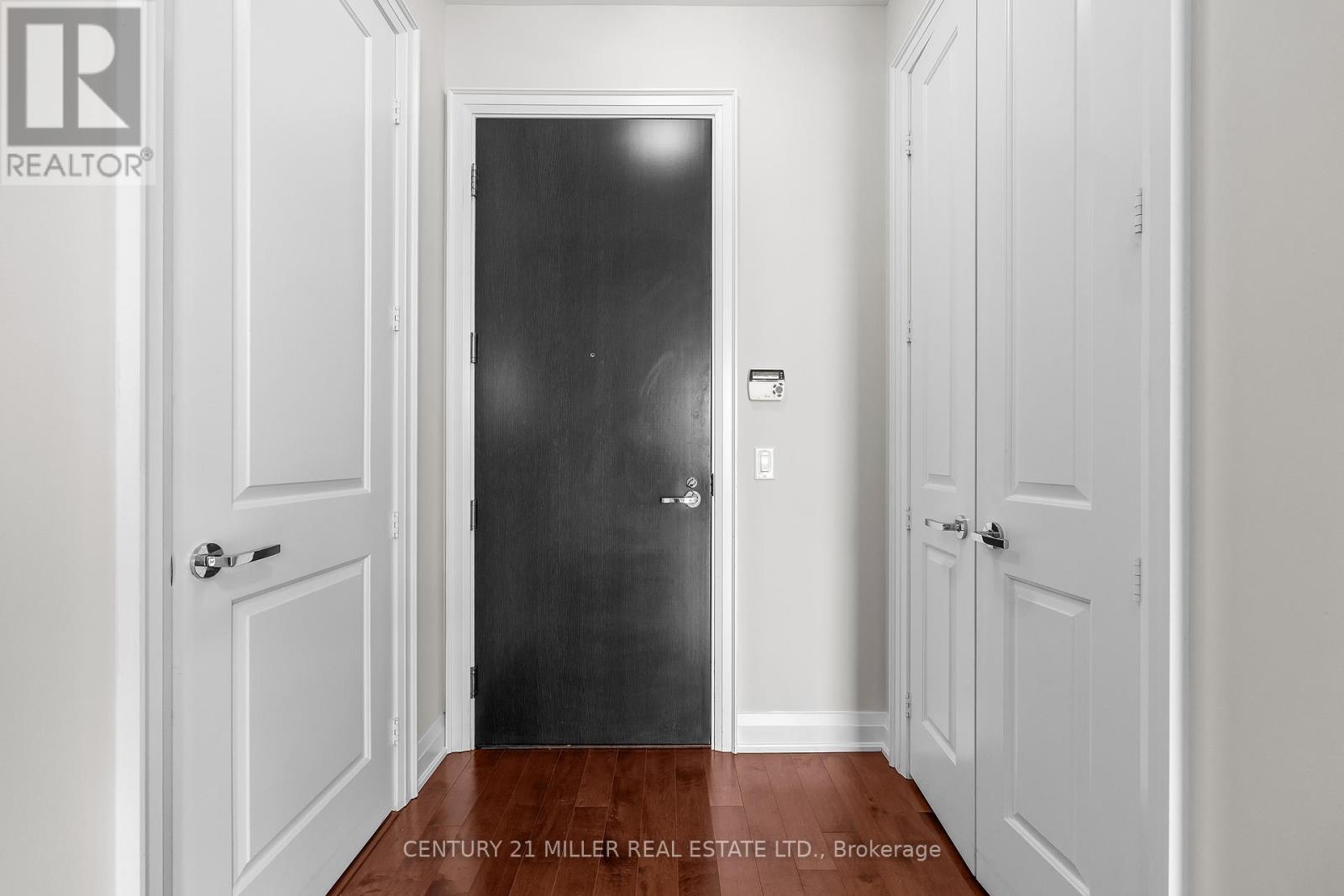 702 - 11 Bronte Road, Oakville, Ontario  L6L 0E1 - Photo 5 - W13000988