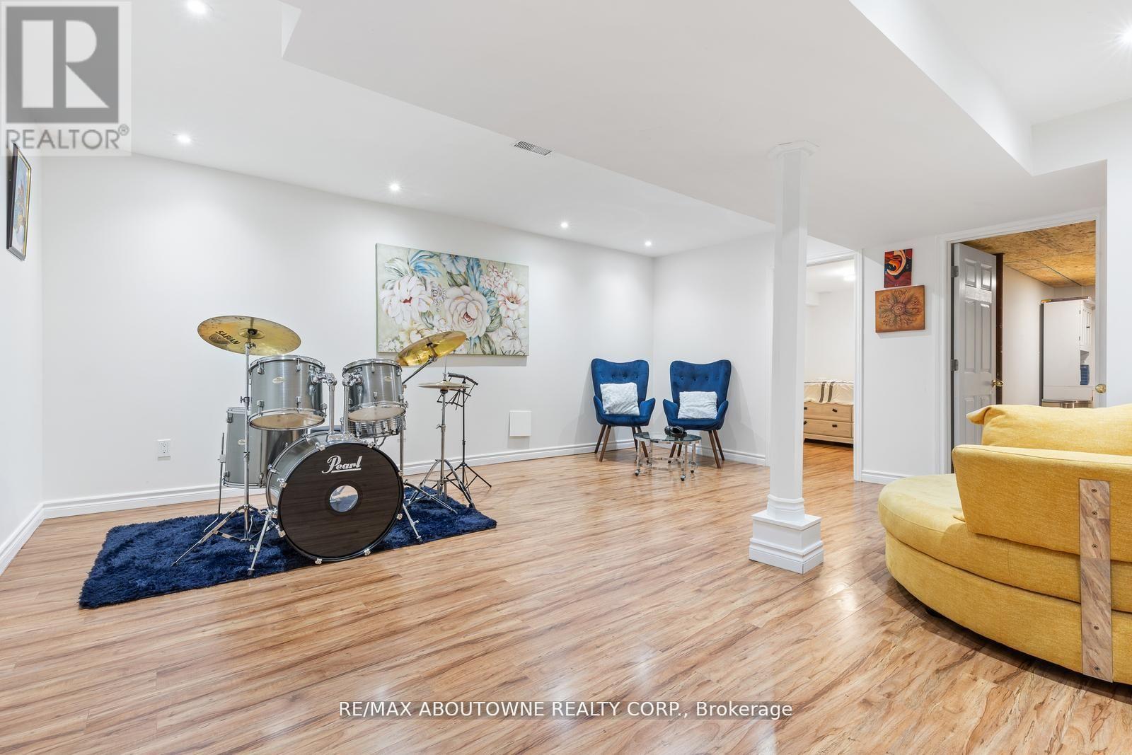 1118 Avondale Drive, Oakville, Ontario  L6H 5L4 - Photo 25 - W13000998