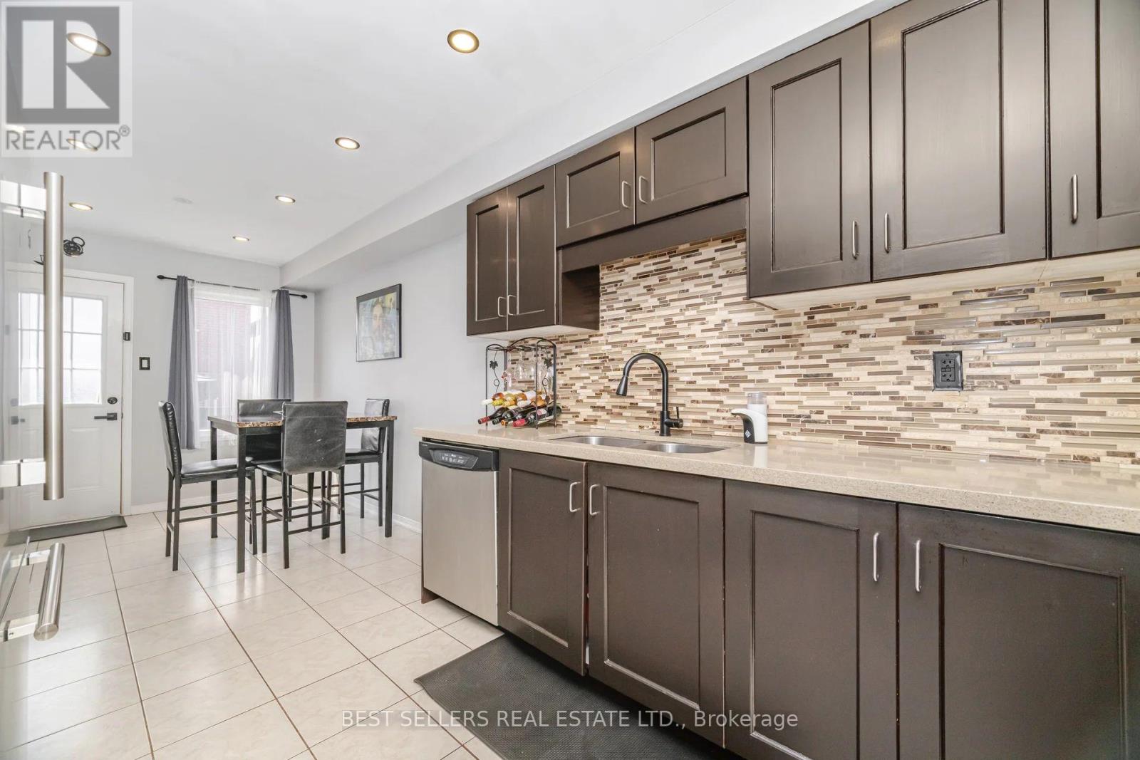 416 Duncan Lane, Milton, Ontario  L9T 0V3 - Photo 17 - W13001032