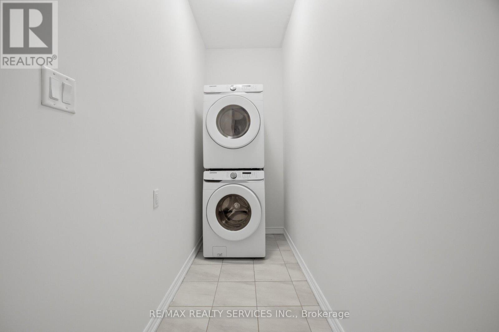 68 Donald Ficht Crescent, Brampton, Ontario  L7A 5H7 - Photo 8 - W13001072