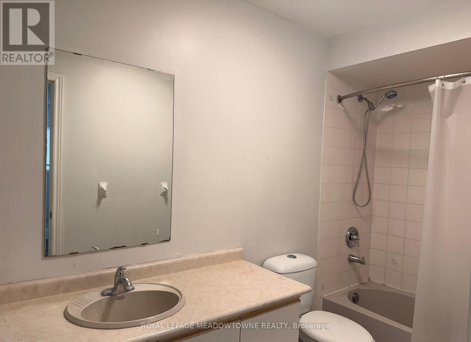 5048 Willowood Drive, Mississauga, Ontario L5R 3R6 - Photo 12 - W13001184