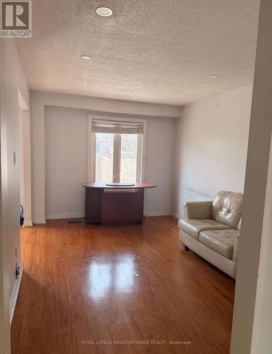 5048 Willowood Drive, Mississauga, Ontario L5R 3R6 - Photo 7 - W13001184