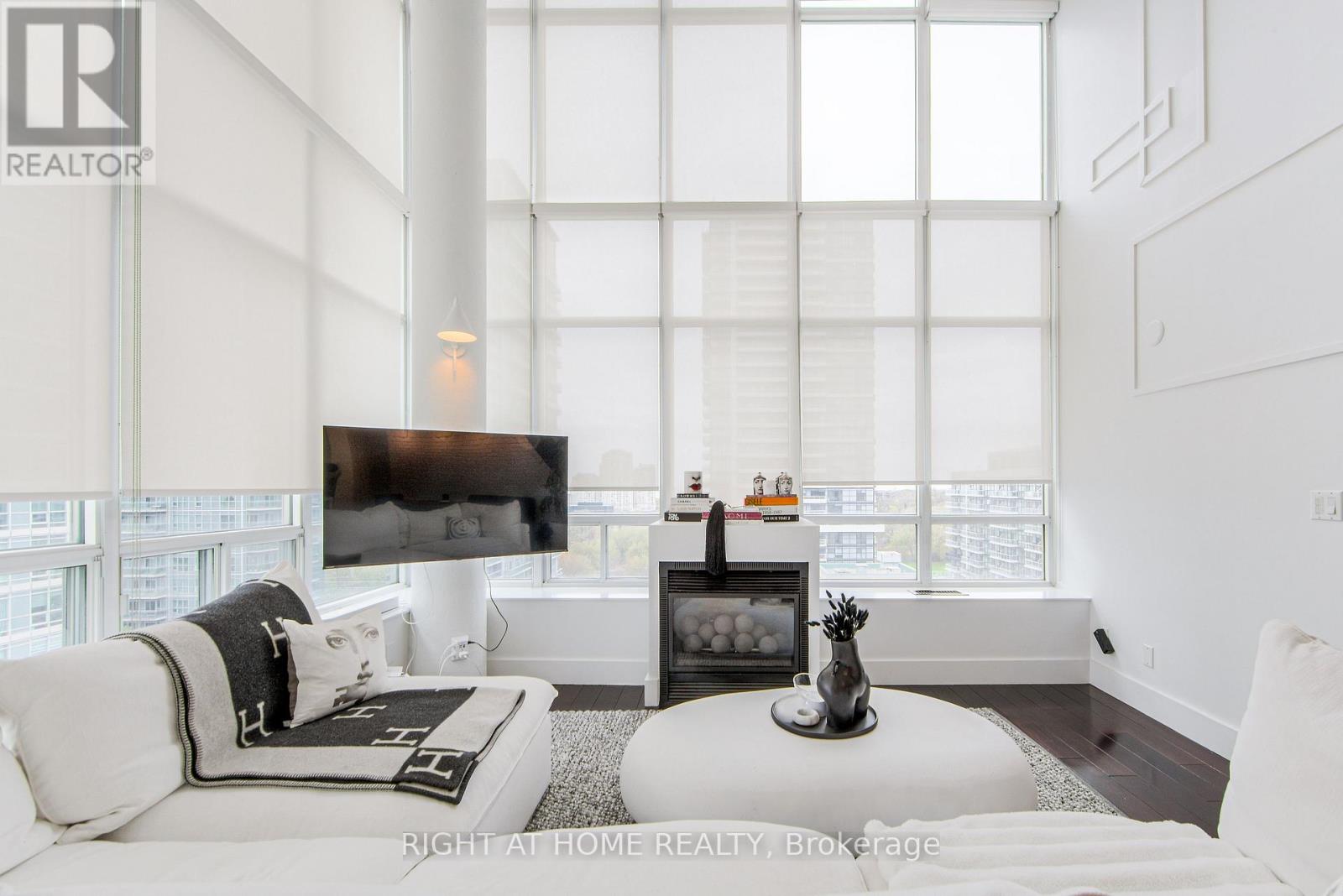 728 - 250 Manitoba Street Se, Toronto, Ontario M8Y 4G8 - Photo 4 - W13001248