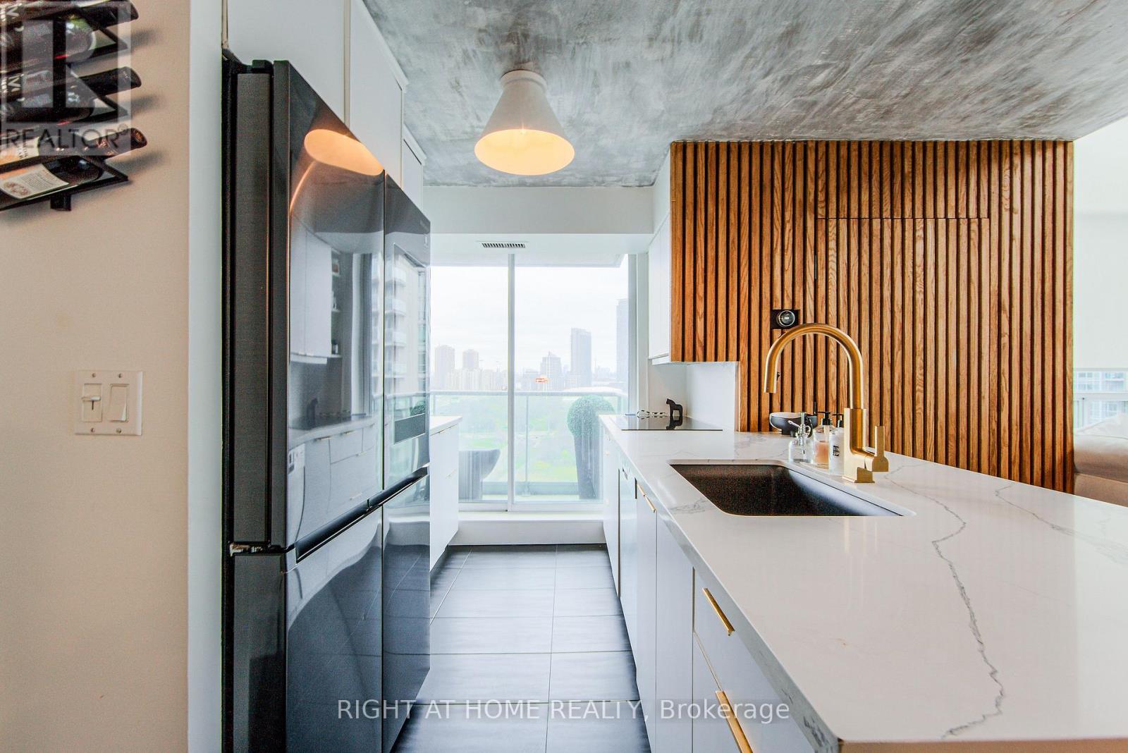 728 - 250 Manitoba Street Se, Toronto, Ontario M8Y 4G8 - Photo 5 - W13001248